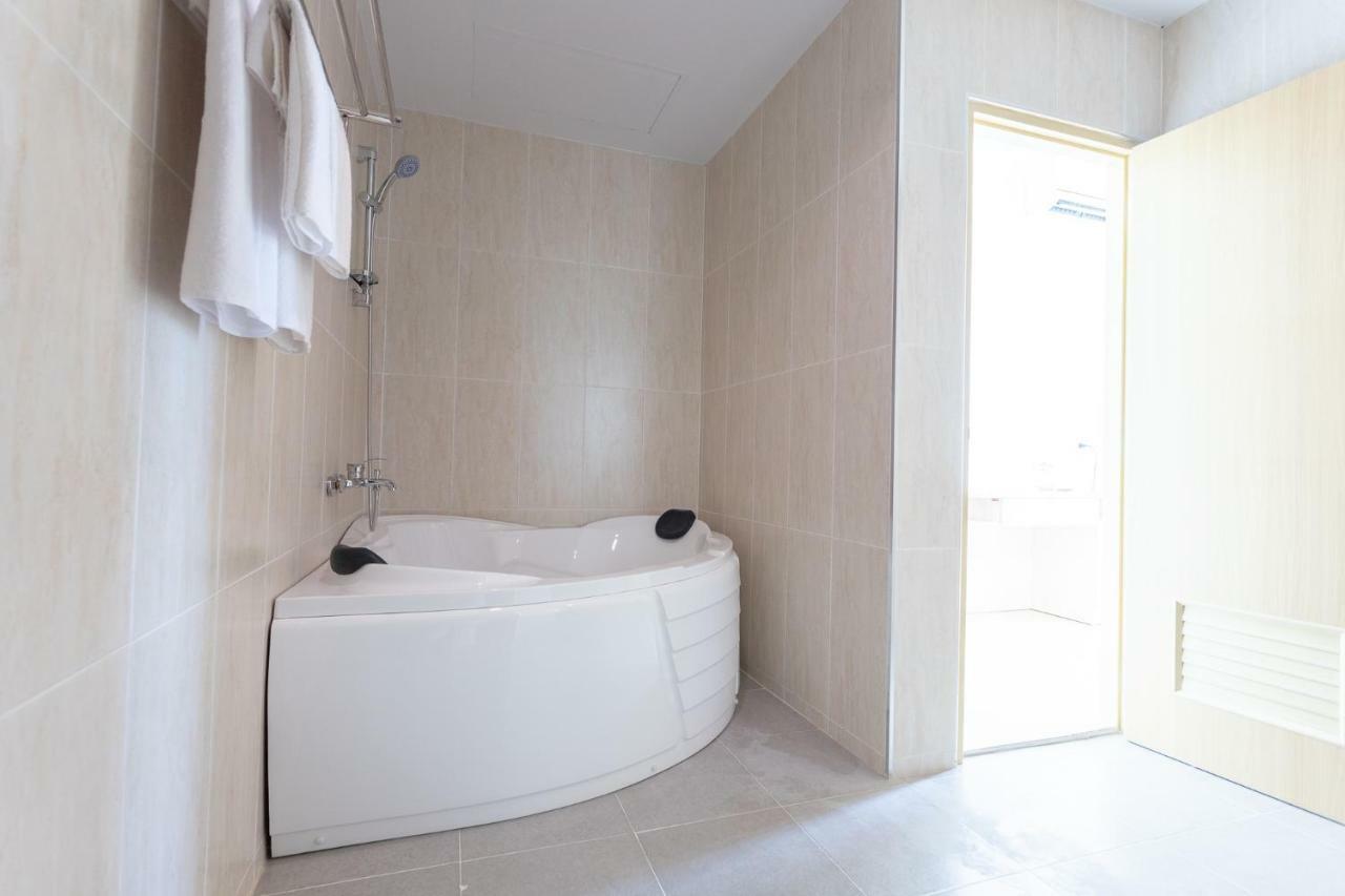 O2 Hotel Lop Buri Dış mekan fotoğraf